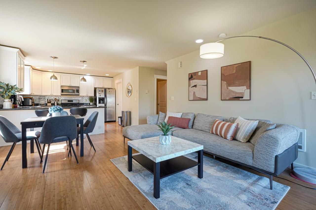 Stylish North Seattle Townhouse- Dual Master Suites Exteriör bild