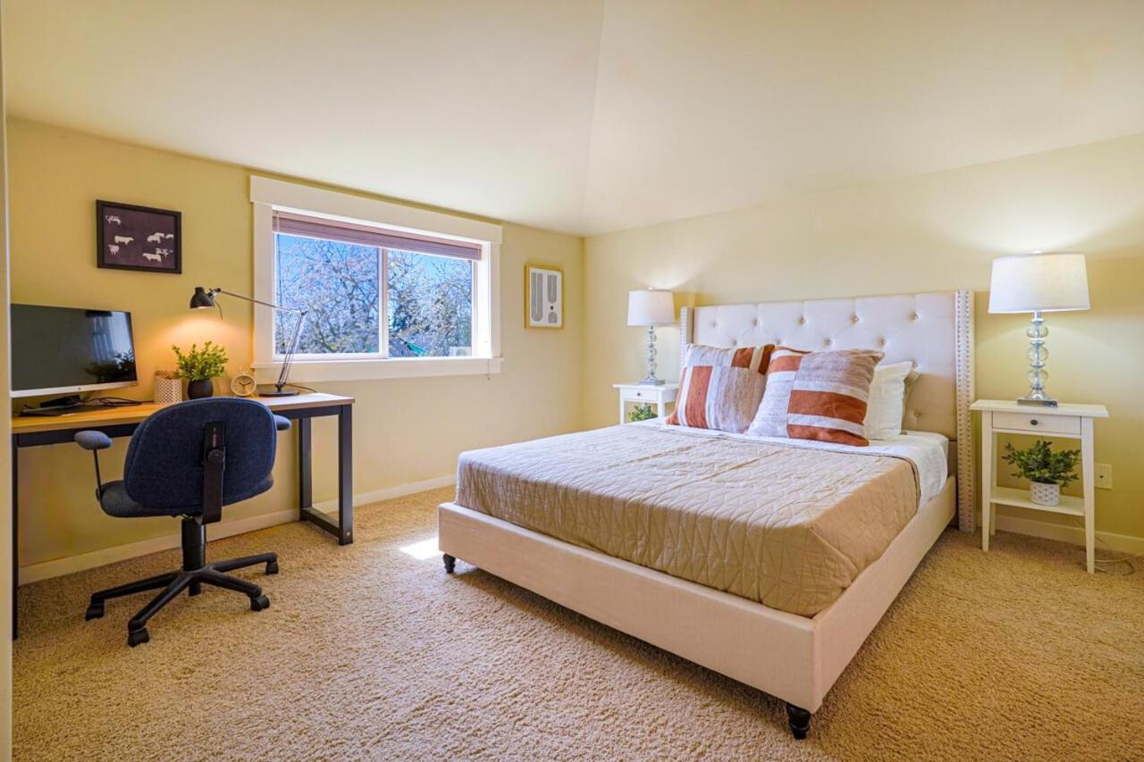 Stylish North Seattle Townhouse- Dual Master Suites Exteriör bild