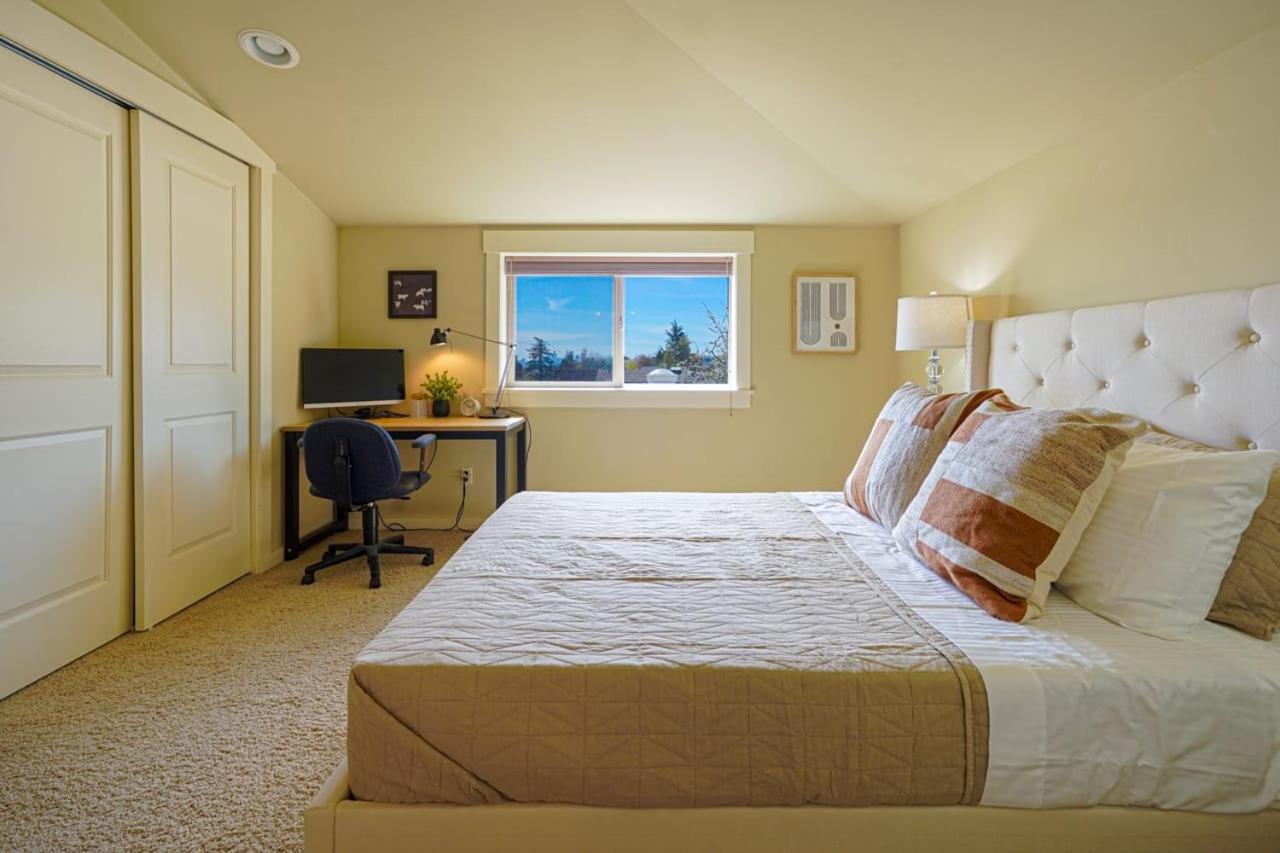 Stylish North Seattle Townhouse- Dual Master Suites Exteriör bild