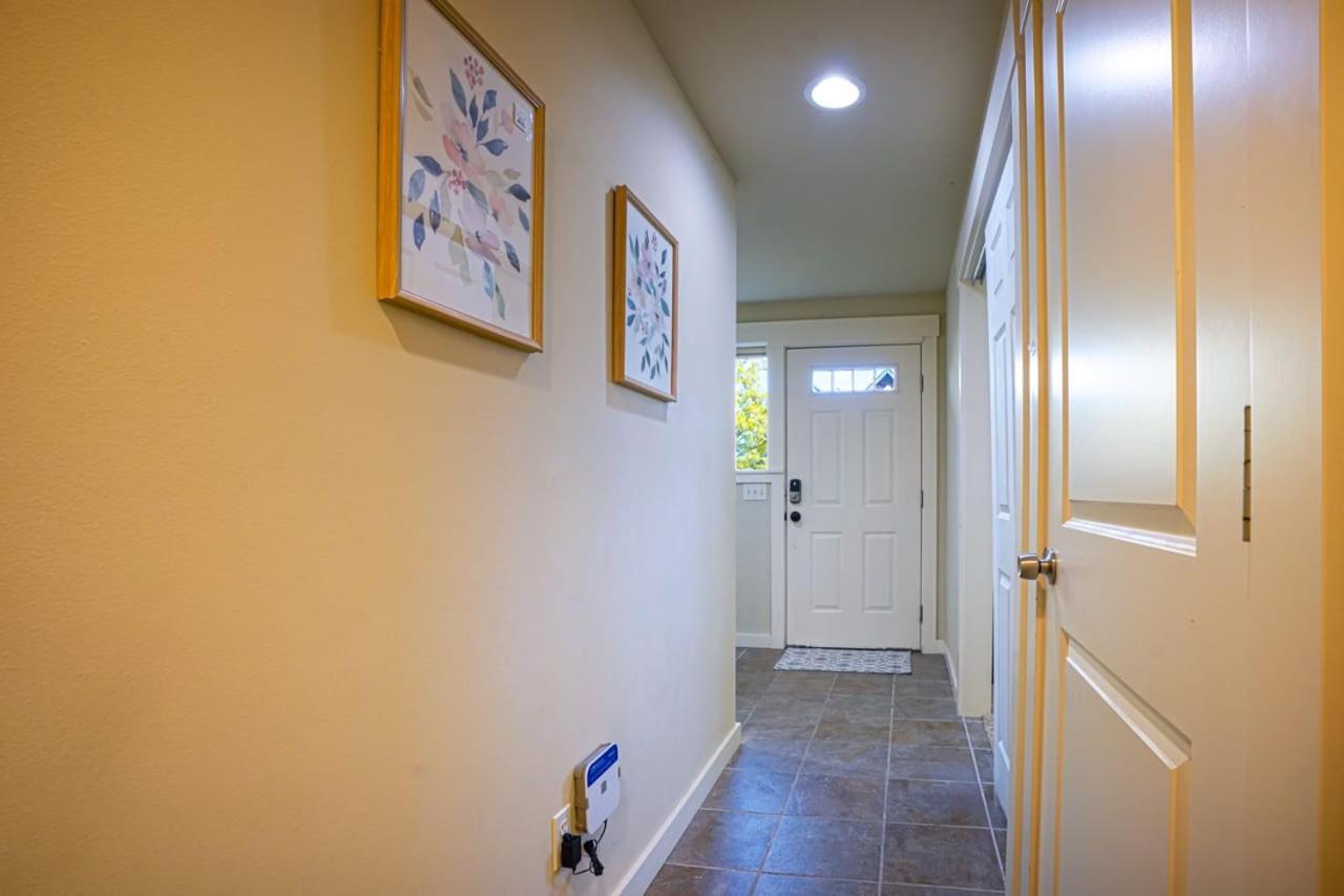 Stylish North Seattle Townhouse- Dual Master Suites Exteriör bild