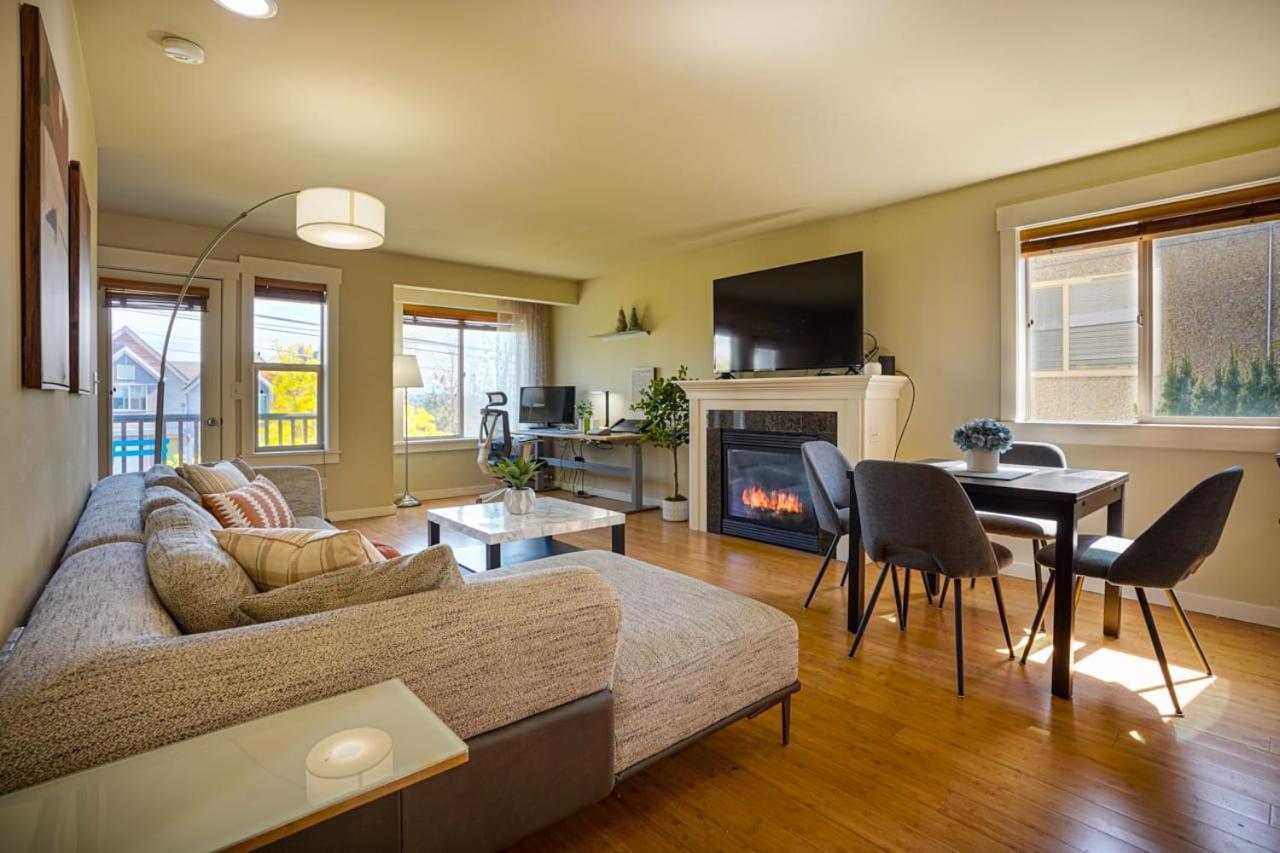 Stylish North Seattle Townhouse- Dual Master Suites Exteriör bild